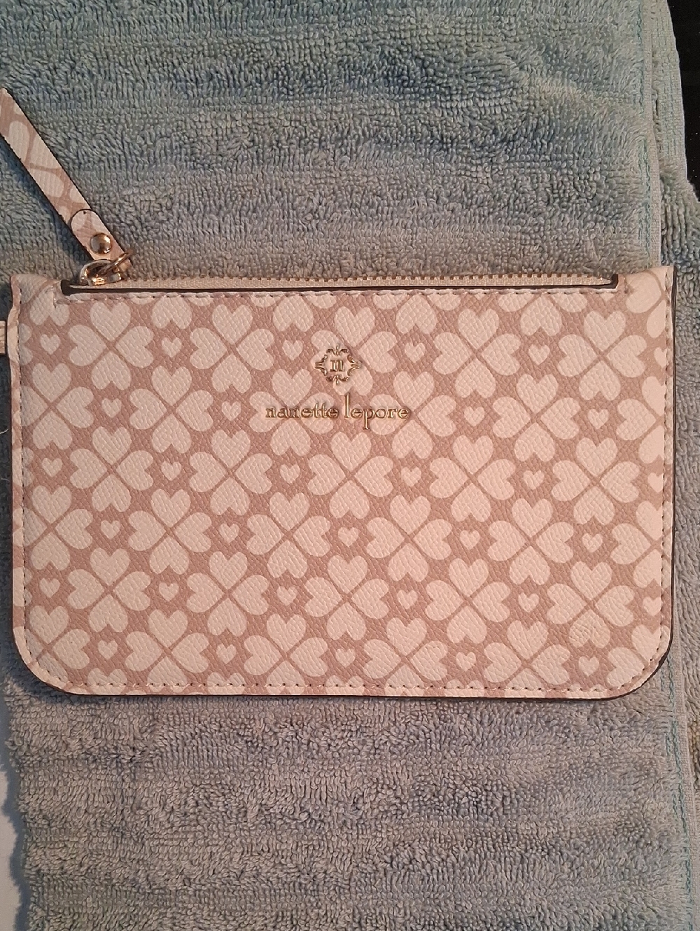 Nanette Lepore Cream & Beige Patterned Wristlet Clutch. NWOT
